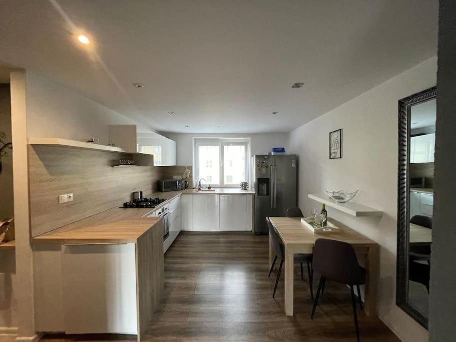 Gray&Wood Appartement Prievidza Buitenkant foto