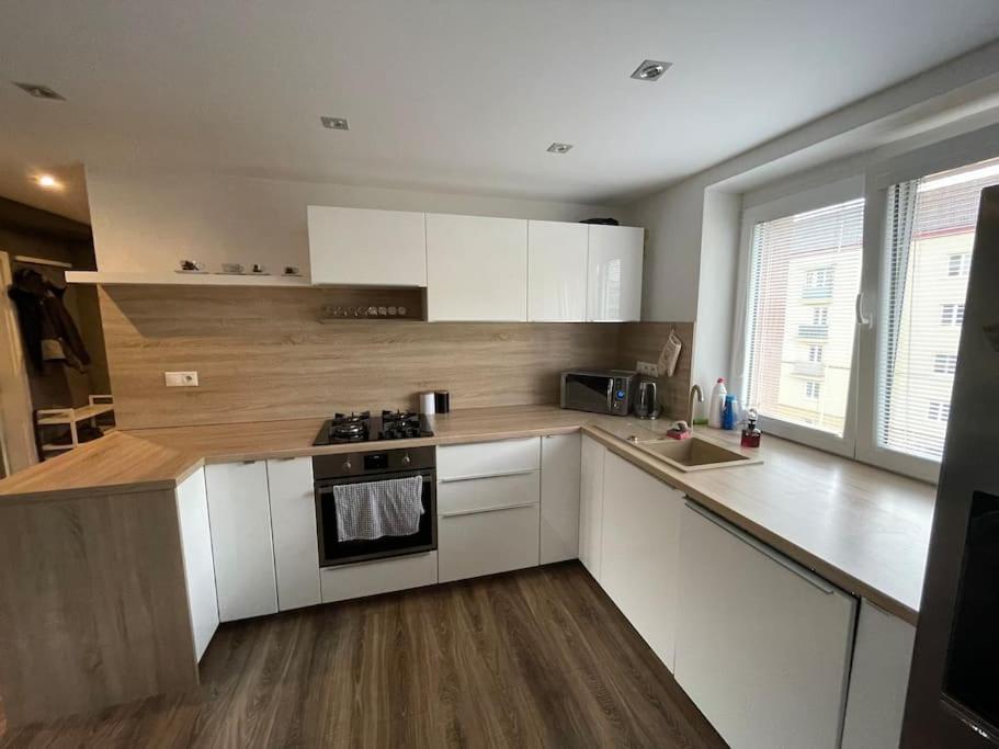 Gray&Wood Appartement Prievidza Buitenkant foto