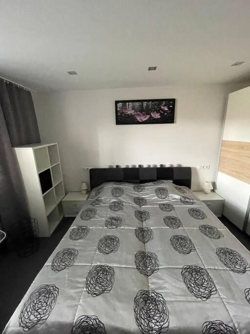 Gray&Wood Appartement Prievidza Buitenkant foto